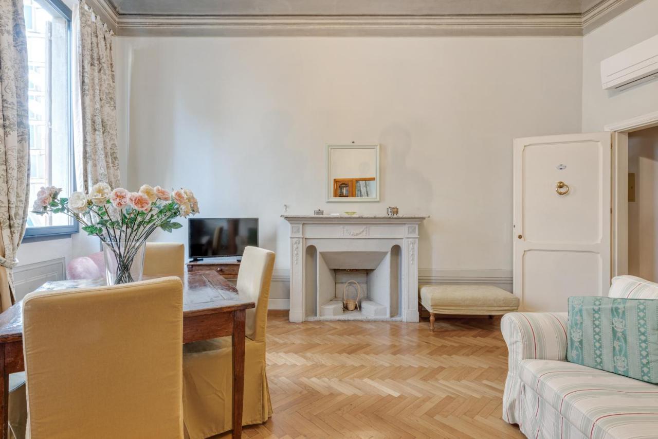 Pietre Dure Apartment Florenz
